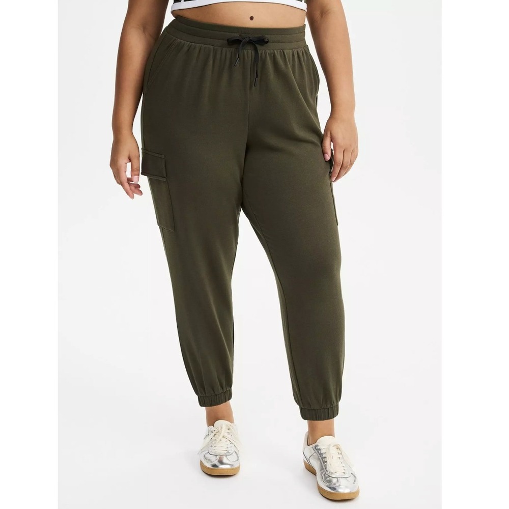 Torrid TRU 4X Everyday Fleece Relaxed Cargo Active Jogger Olive Green
